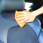pulire la pelle auto